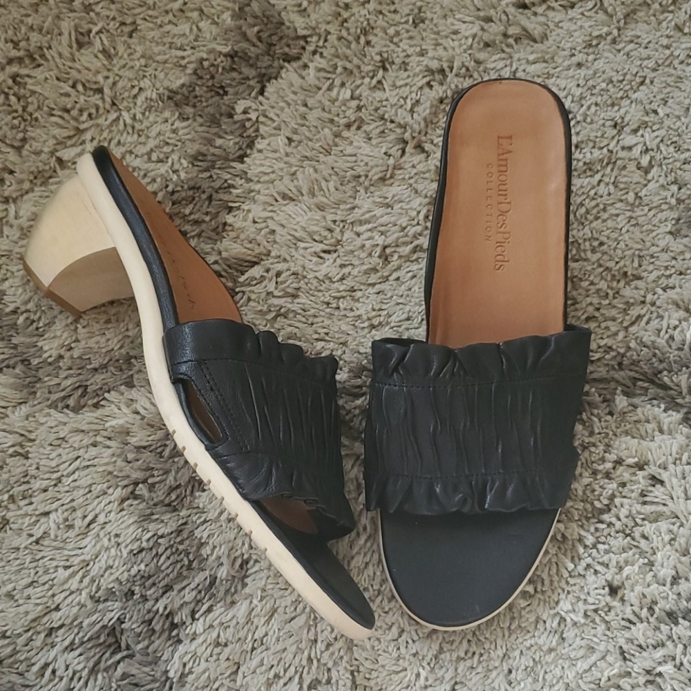 L'Amour Des Pieds Uriel Heeled Leather Sandals
